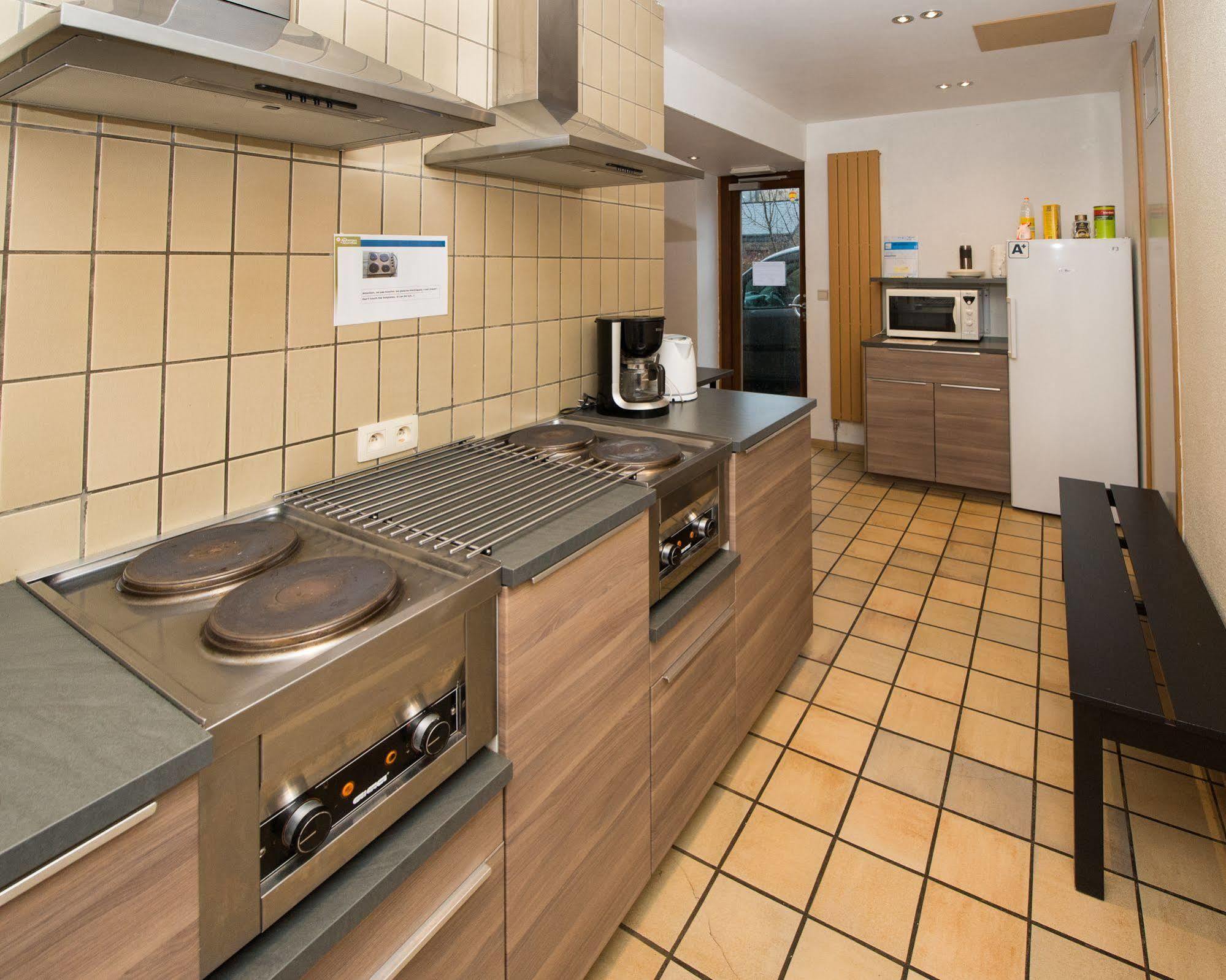 Auberge De Jeunesse De La Roche - Champlon Tenneville Экстерьер фото